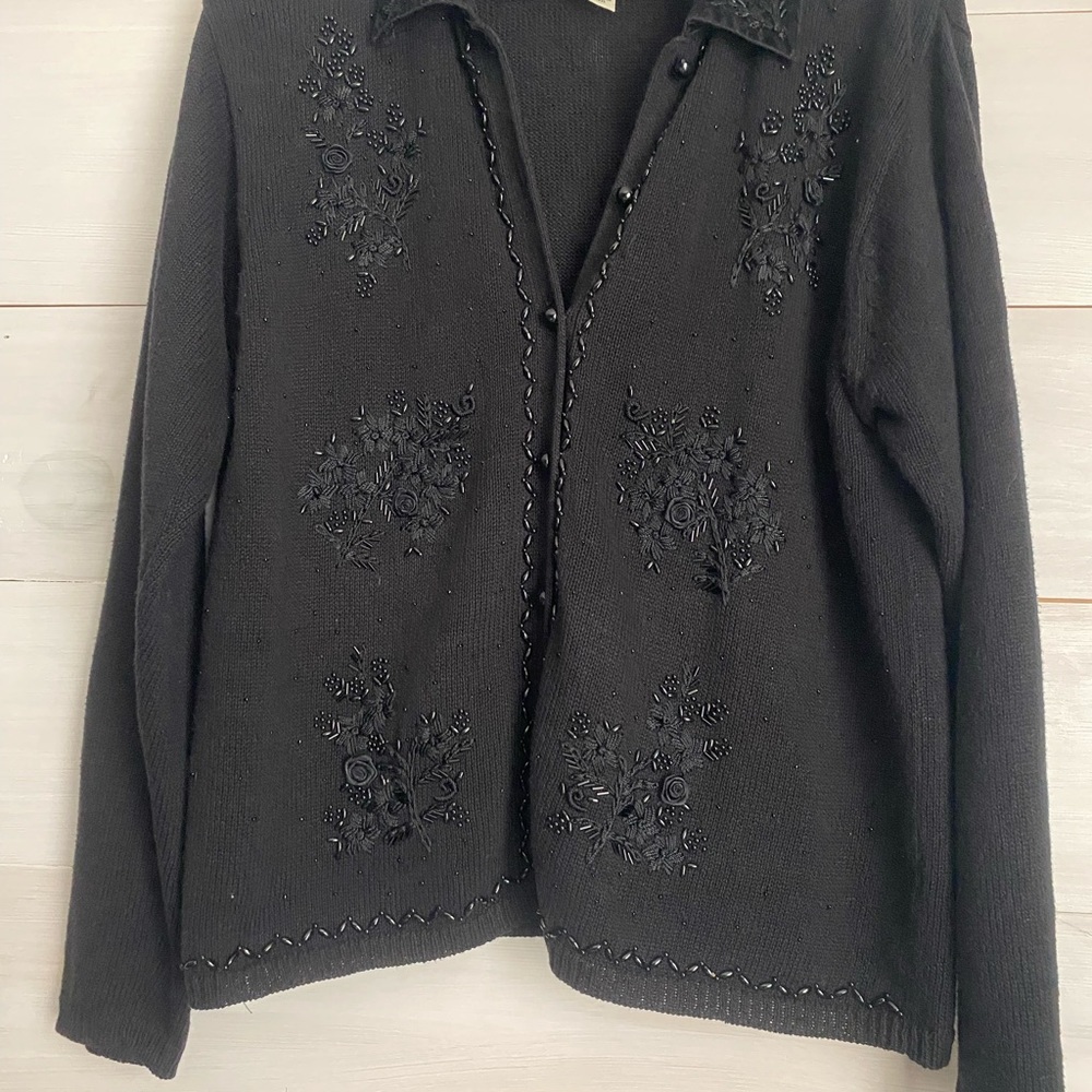 Vintage Yarnworks Beaded Black Cardigan Sweater - Large - Velvet Collar